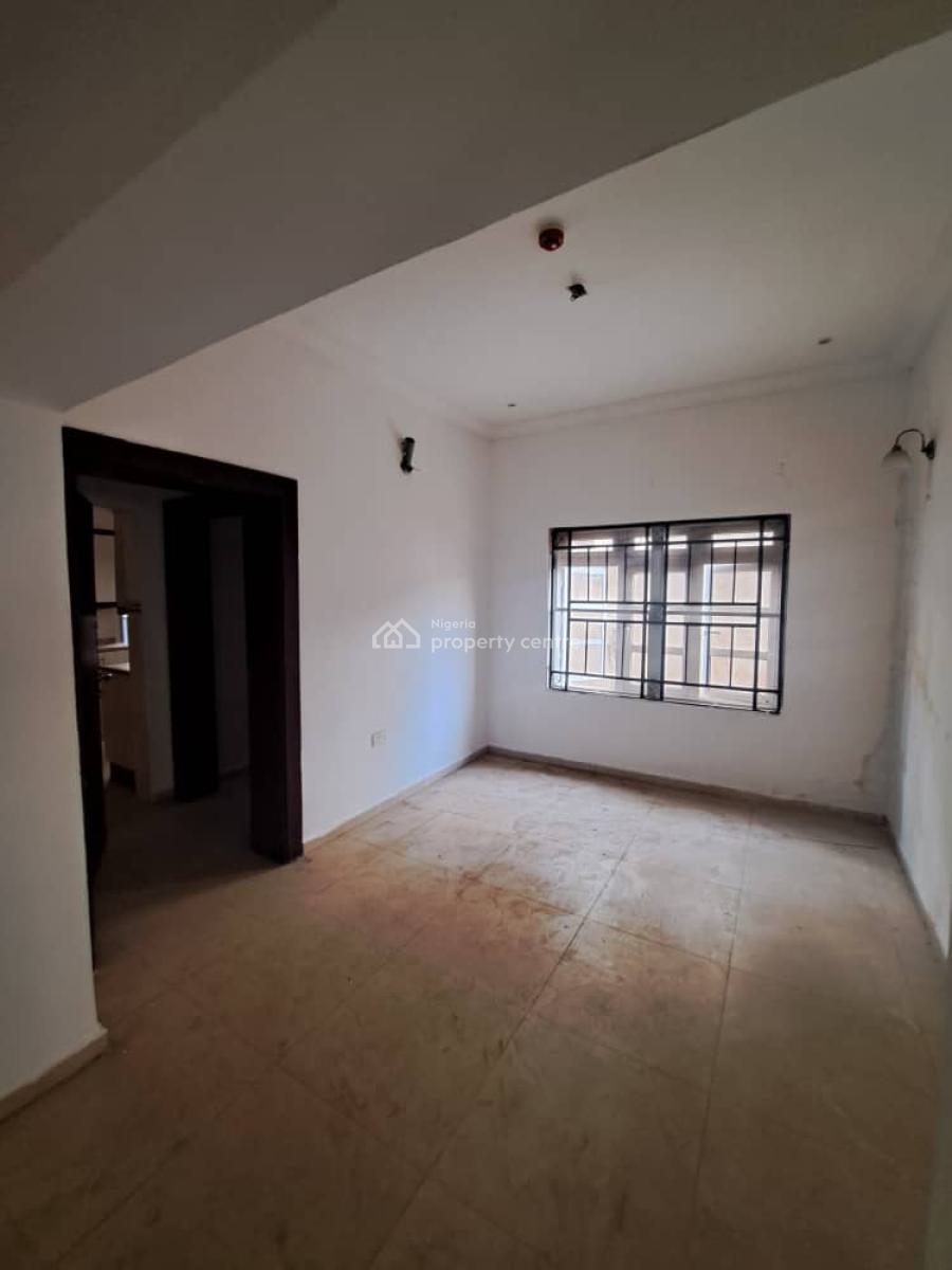 Excellent Spacious 3 Bedroom Apartment, Off The New Wike Road After Ap Filling Station, Life Camp, Abuja, Flat / Apartment for Rent