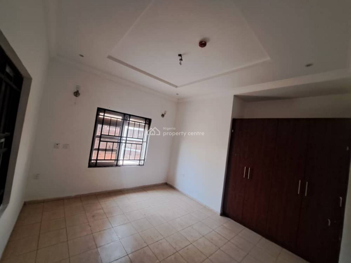 Excellent Spacious 3 Bedroom Apartment, Off The New Wike Road After Ap Filling Station, Life Camp, Abuja, Flat / Apartment for Rent