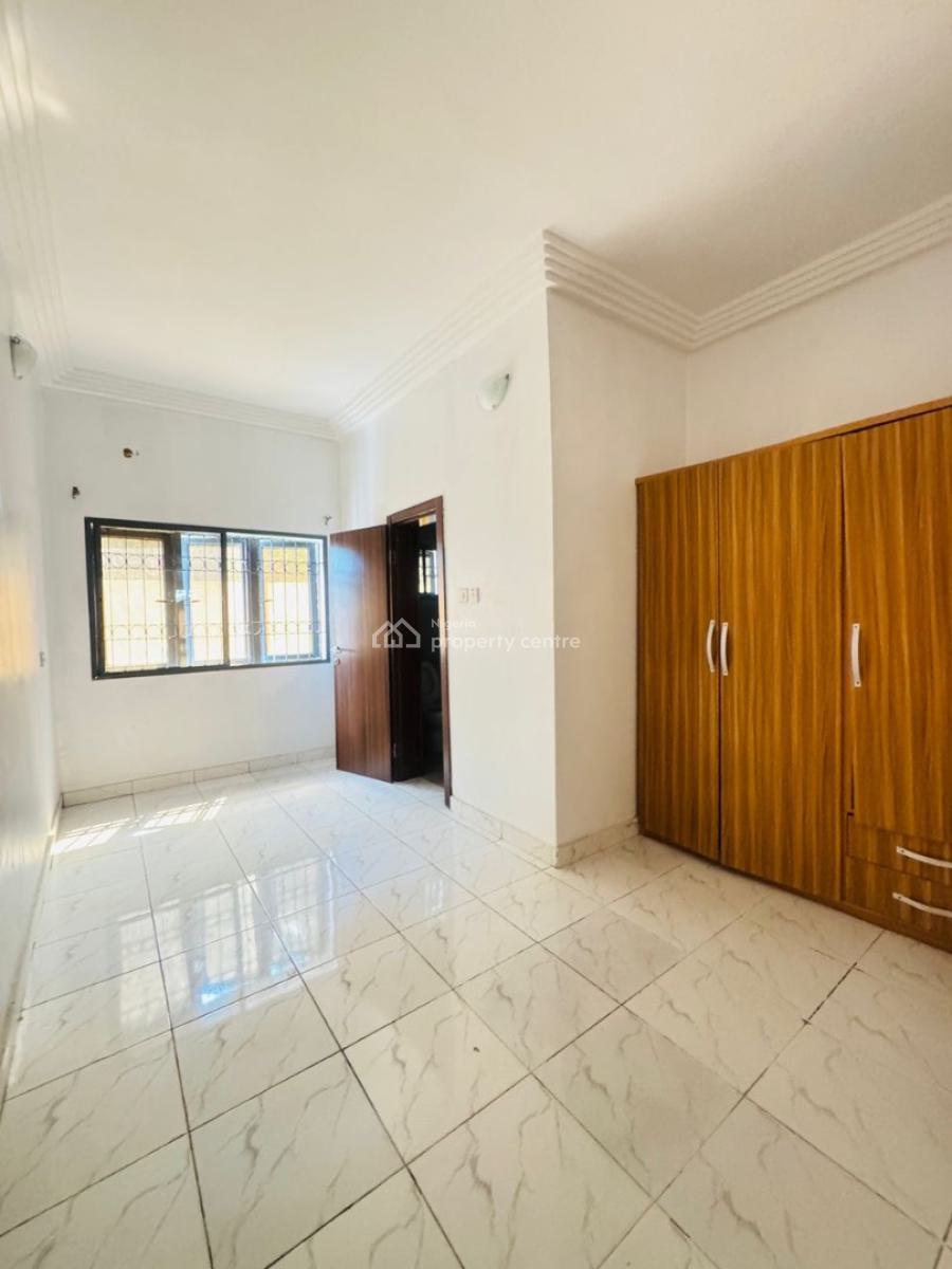 Spacious and Affordable in Serene Surroundings, Lekki Phase 1, Lekki, Lagos, Flat / Apartment for Rent