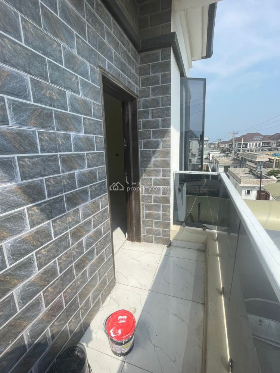 Spacious Affordable Master Bedroom Shared Apartment, Royal Pine Estate Orchid Road, Lekki, Lagos, Flat / Apartment for Rent