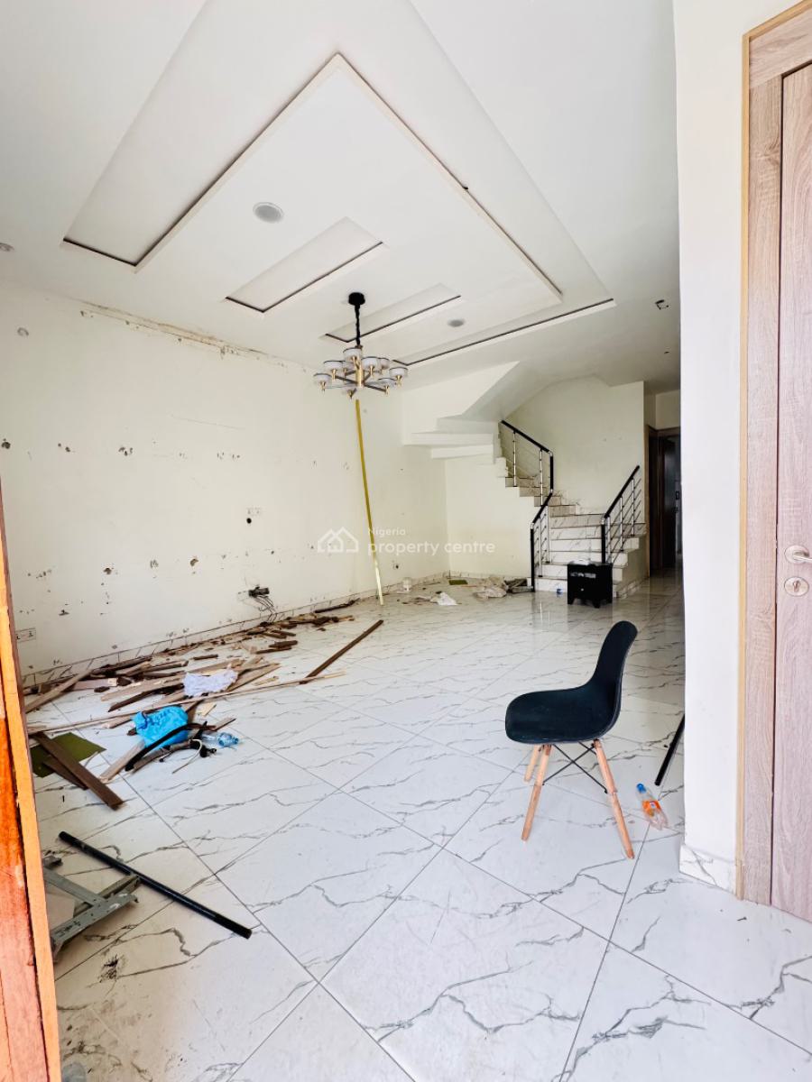 Super Distress  4 Bedroom Semi Detached Duplex with Bq, Vgc, Lekki, Lagos, Semi-detached Duplex for Sale