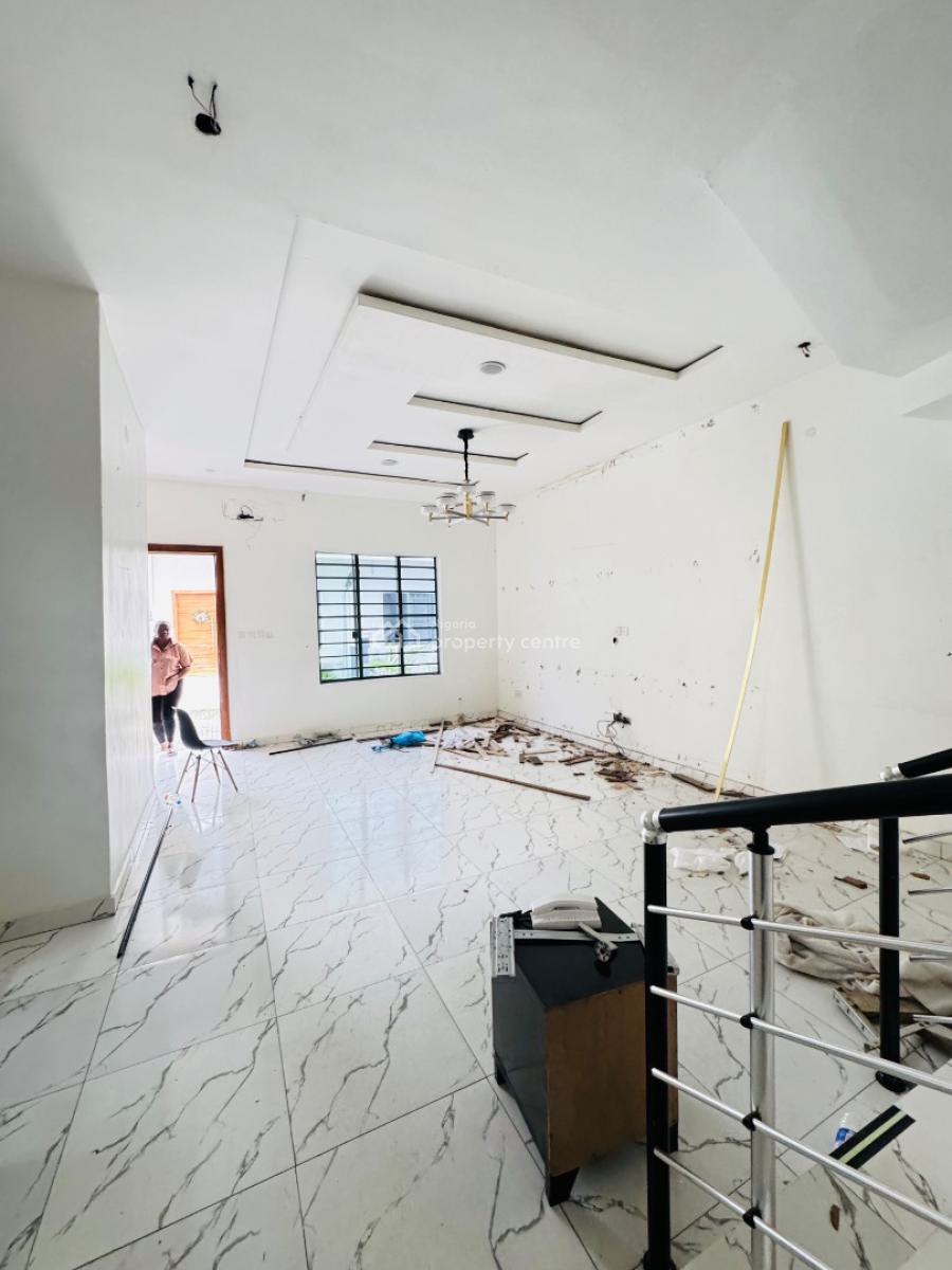 Super Distress  4 Bedroom Semi Detached Duplex with Bq, Vgc, Lekki, Lagos, Semi-detached Duplex for Sale