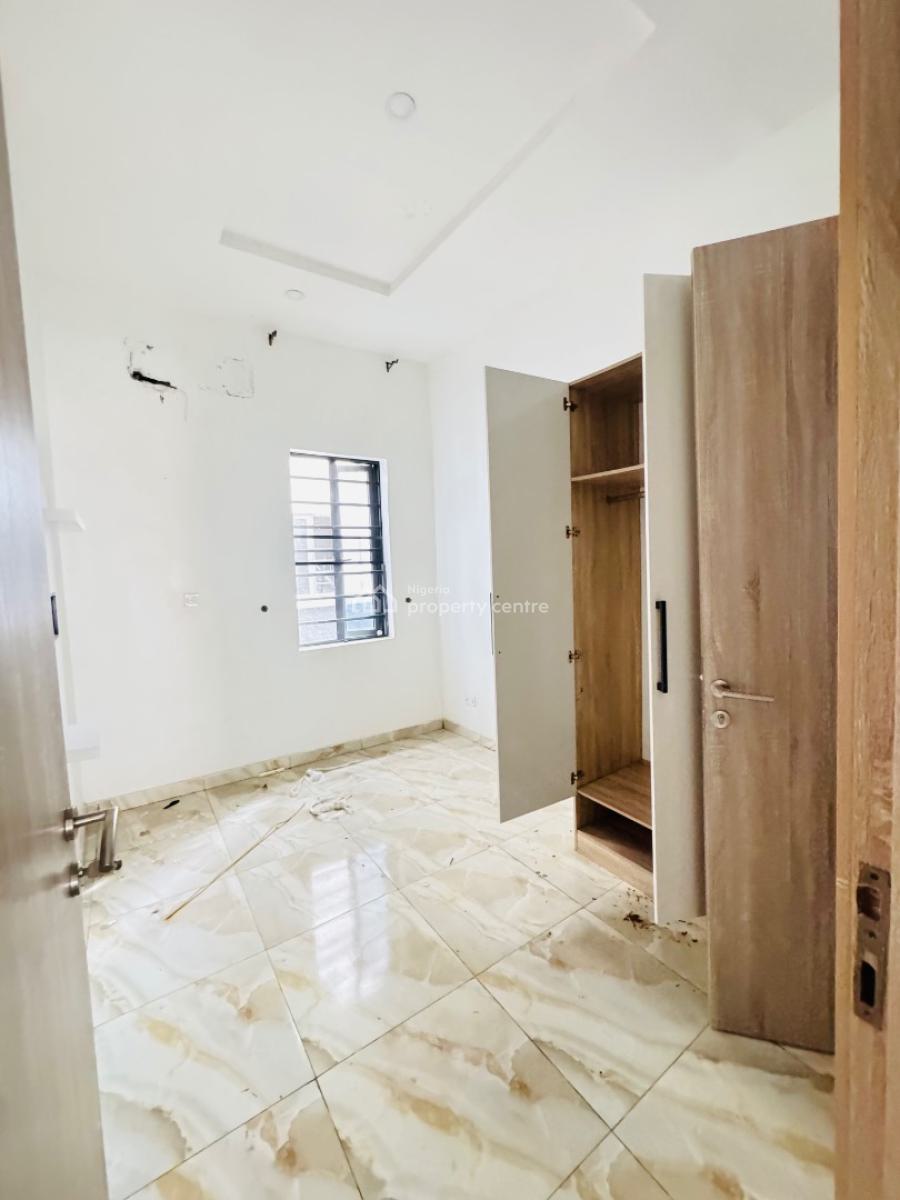 Super Distress  4 Bedroom Semi Detached Duplex with Bq, Vgc, Lekki, Lagos, Semi-detached Duplex for Sale