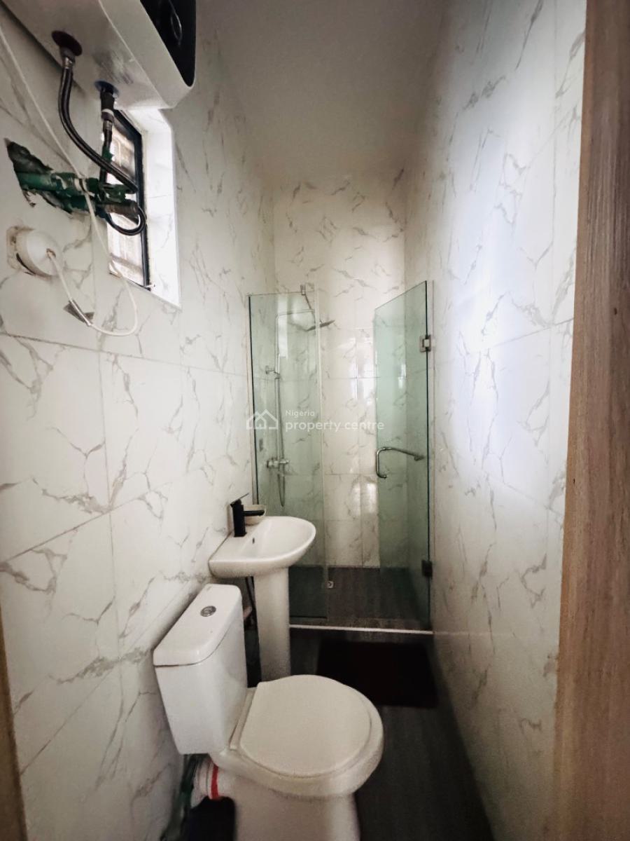 Super Distress  4 Bedroom Semi Detached Duplex with Bq, Vgc, Lekki, Lagos, Semi-detached Duplex for Sale