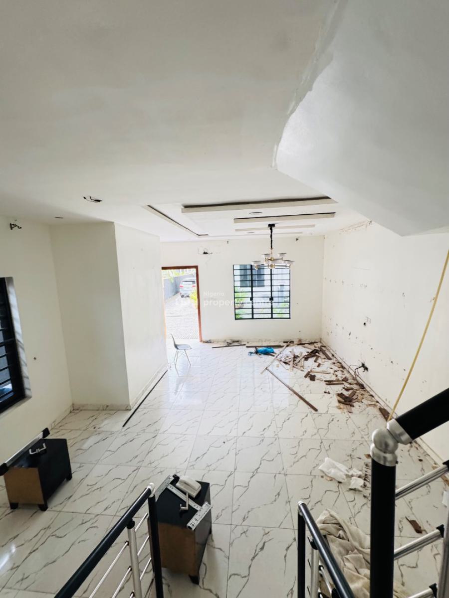 Super Distress  4 Bedroom Semi Detached Duplex with Bq, Vgc, Lekki, Lagos, Semi-detached Duplex for Sale