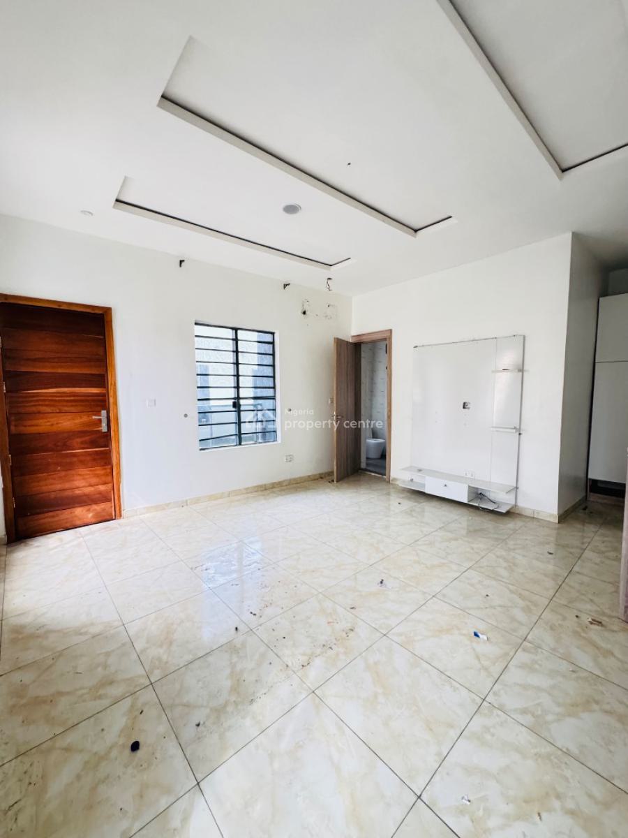 Super Distress  4 Bedroom Semi Detached Duplex with Bq, Vgc, Lekki, Lagos, Semi-detached Duplex for Sale