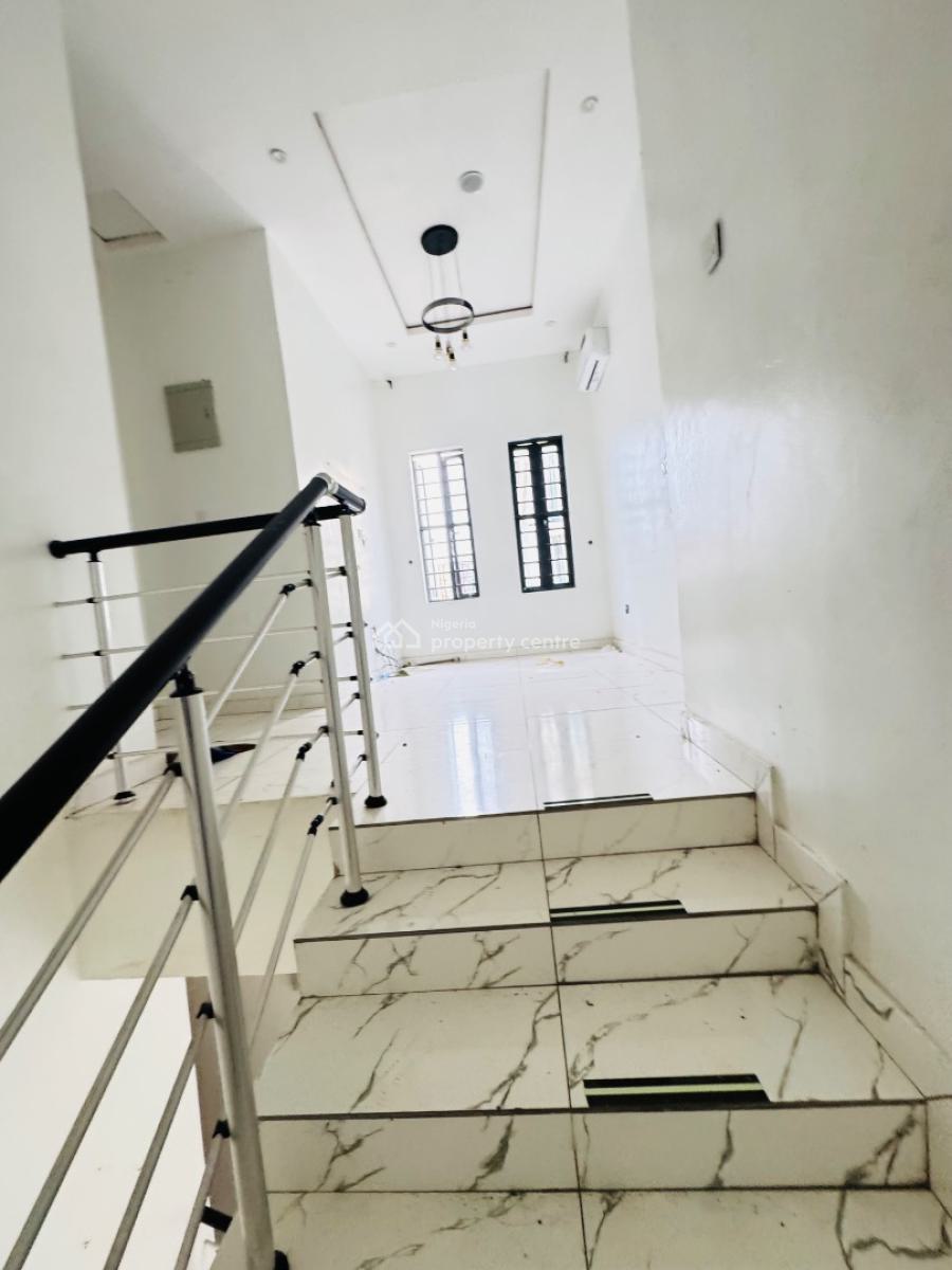 Super Distress  4 Bedroom Semi Detached Duplex with Bq, Vgc, Lekki, Lagos, Semi-detached Duplex for Sale