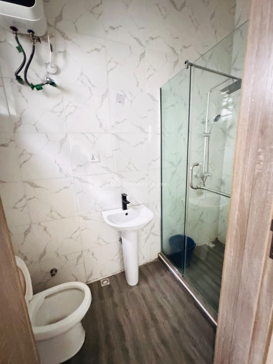 Super Distress  4 Bedroom Semi Detached Duplex with Bq, Vgc, Lekki, Lagos, Semi-detached Duplex for Sale