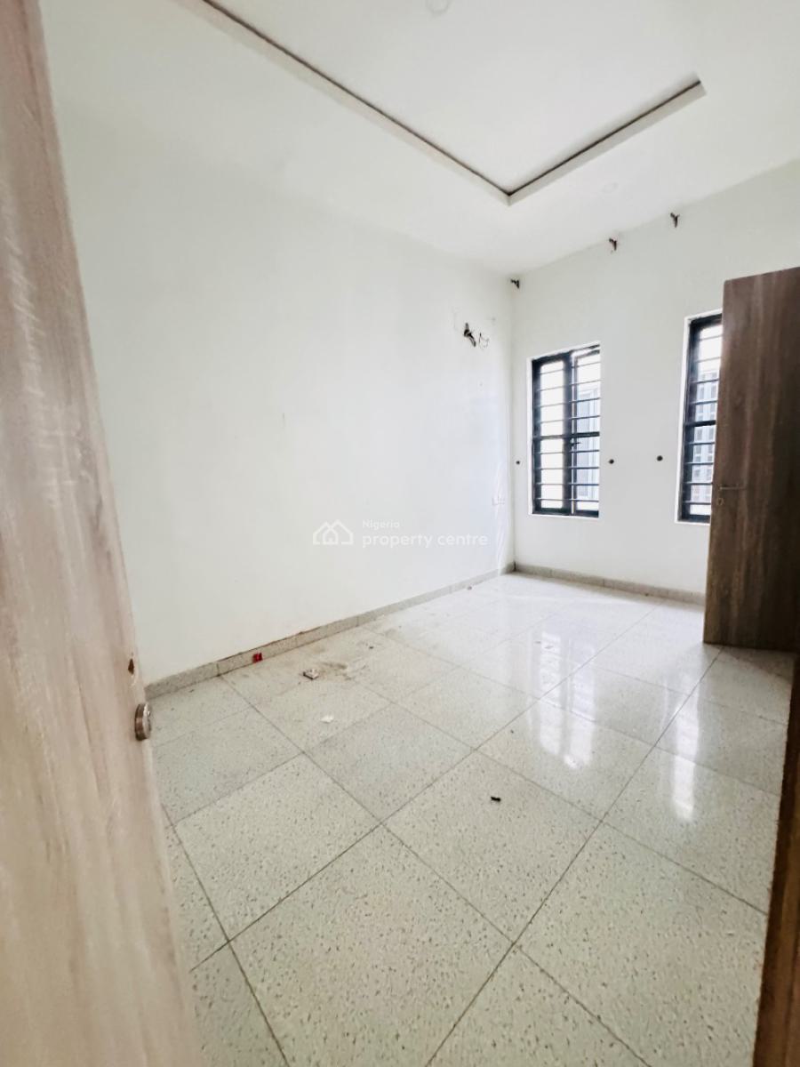 Super Distress  4 Bedroom Semi Detached Duplex with Bq, Vgc, Lekki, Lagos, Semi-detached Duplex for Sale