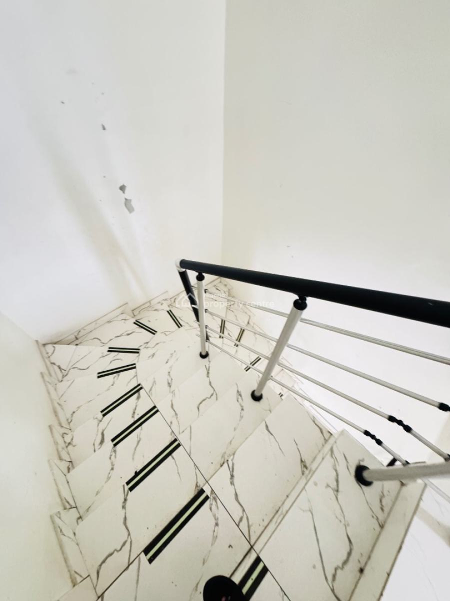 Super Distress  4 Bedroom Semi Detached Duplex with Bq, Vgc, Lekki, Lagos, Semi-detached Duplex for Sale