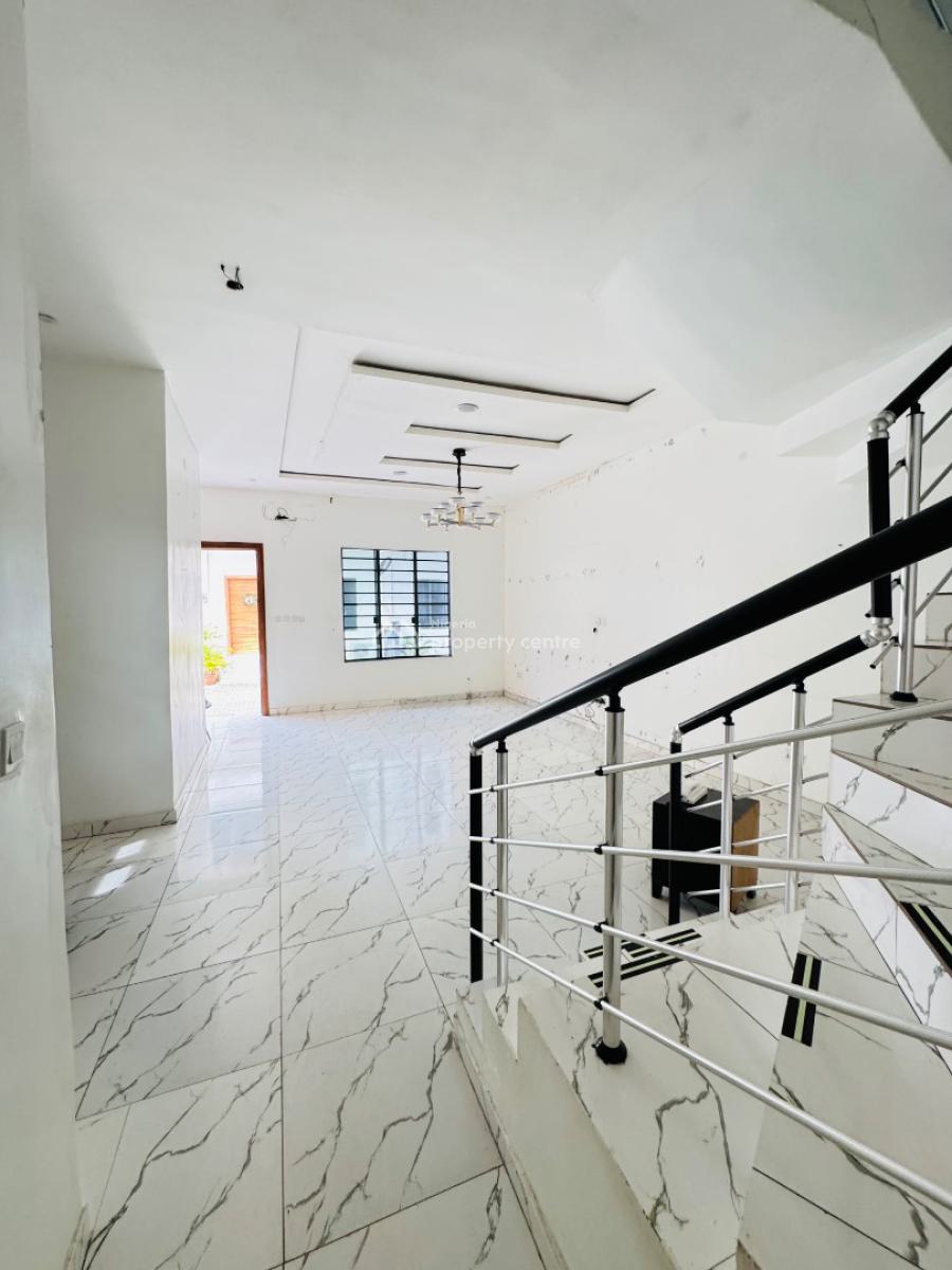 Super Distress  4 Bedroom Semi Detached Duplex with Bq, Vgc, Lekki, Lagos, Semi-detached Duplex for Sale