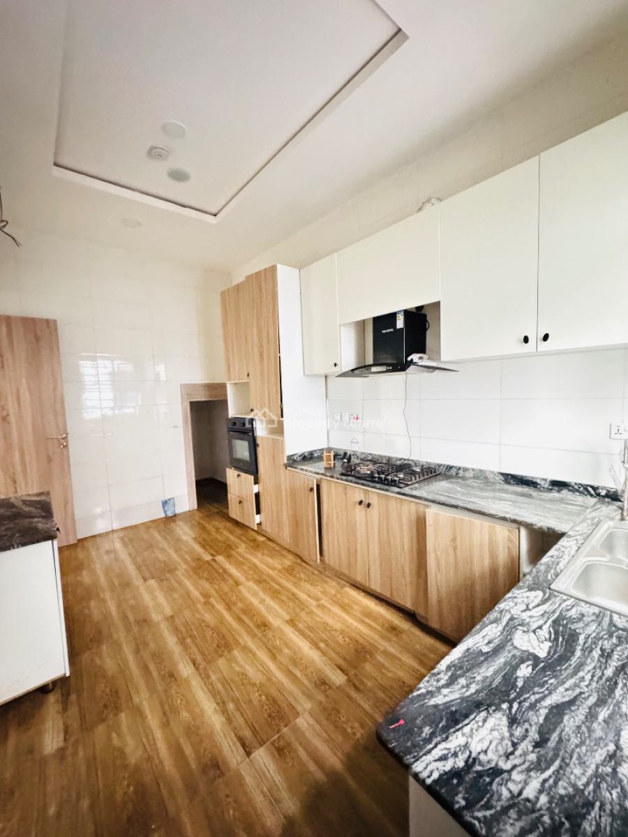 Super Distress  4 Bedroom Semi Detached Duplex with Bq, Vgc, Lekki, Lagos, Semi-detached Duplex for Sale