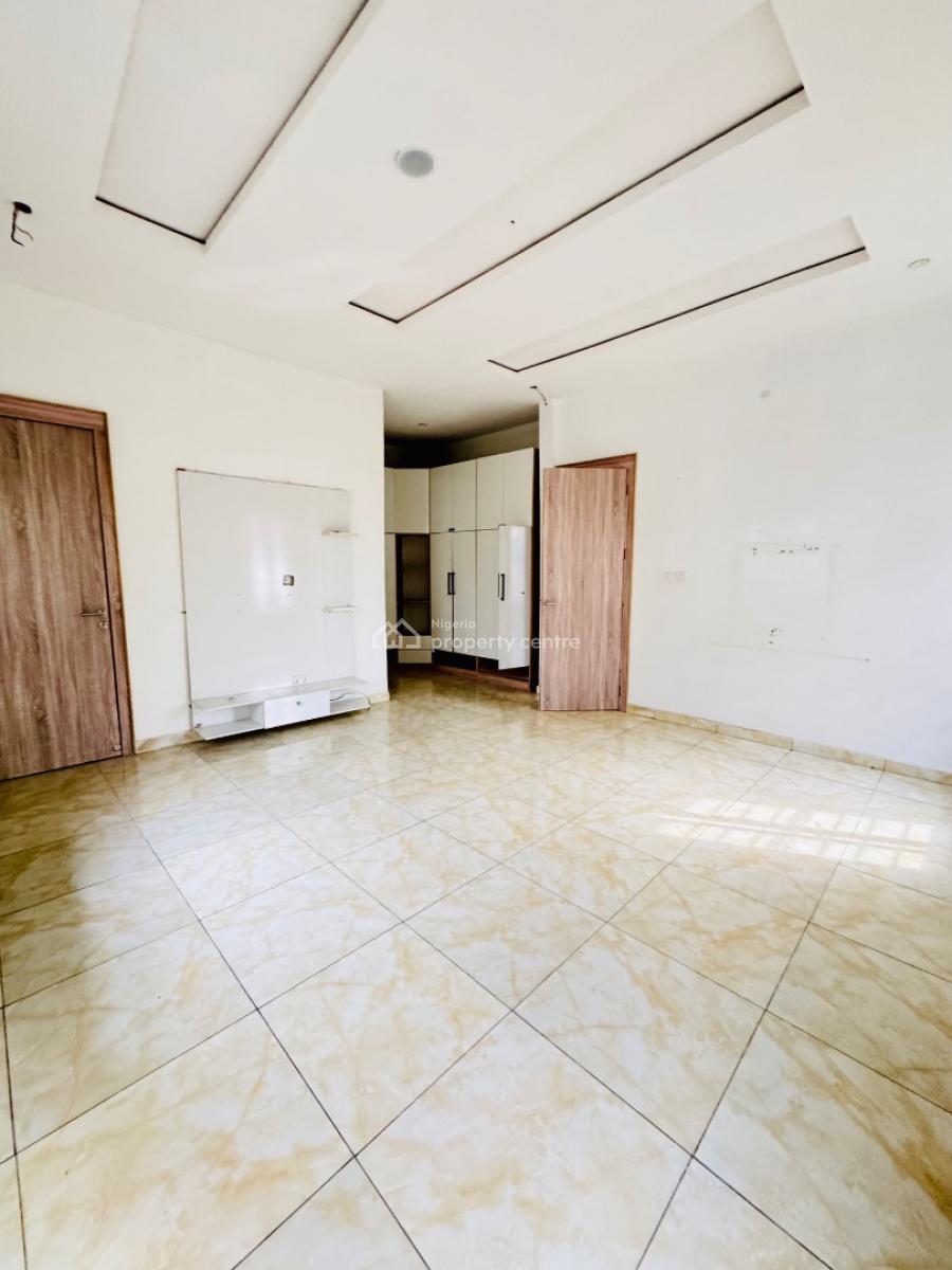 Super Distress  4 Bedroom Semi Detached Duplex with Bq, Vgc, Lekki, Lagos, Semi-detached Duplex for Sale