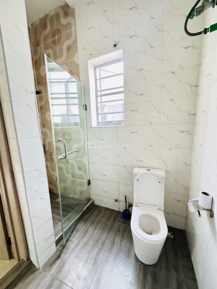 Super Distress  4 Bedroom Semi Detached Duplex with Bq, Vgc, Lekki, Lagos, Semi-detached Duplex for Sale