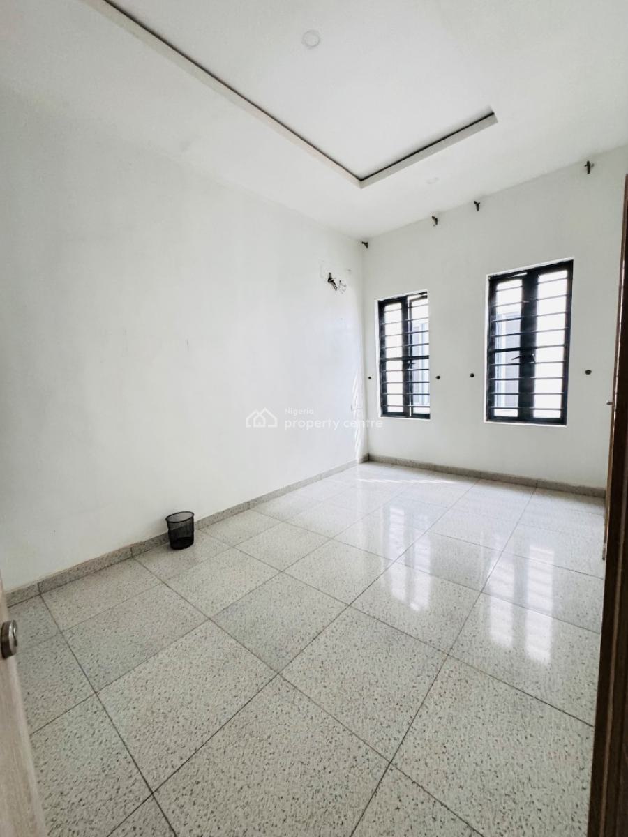 Super Distress  4 Bedroom Semi Detached Duplex with Bq, Vgc, Lekki, Lagos, Semi-detached Duplex for Sale