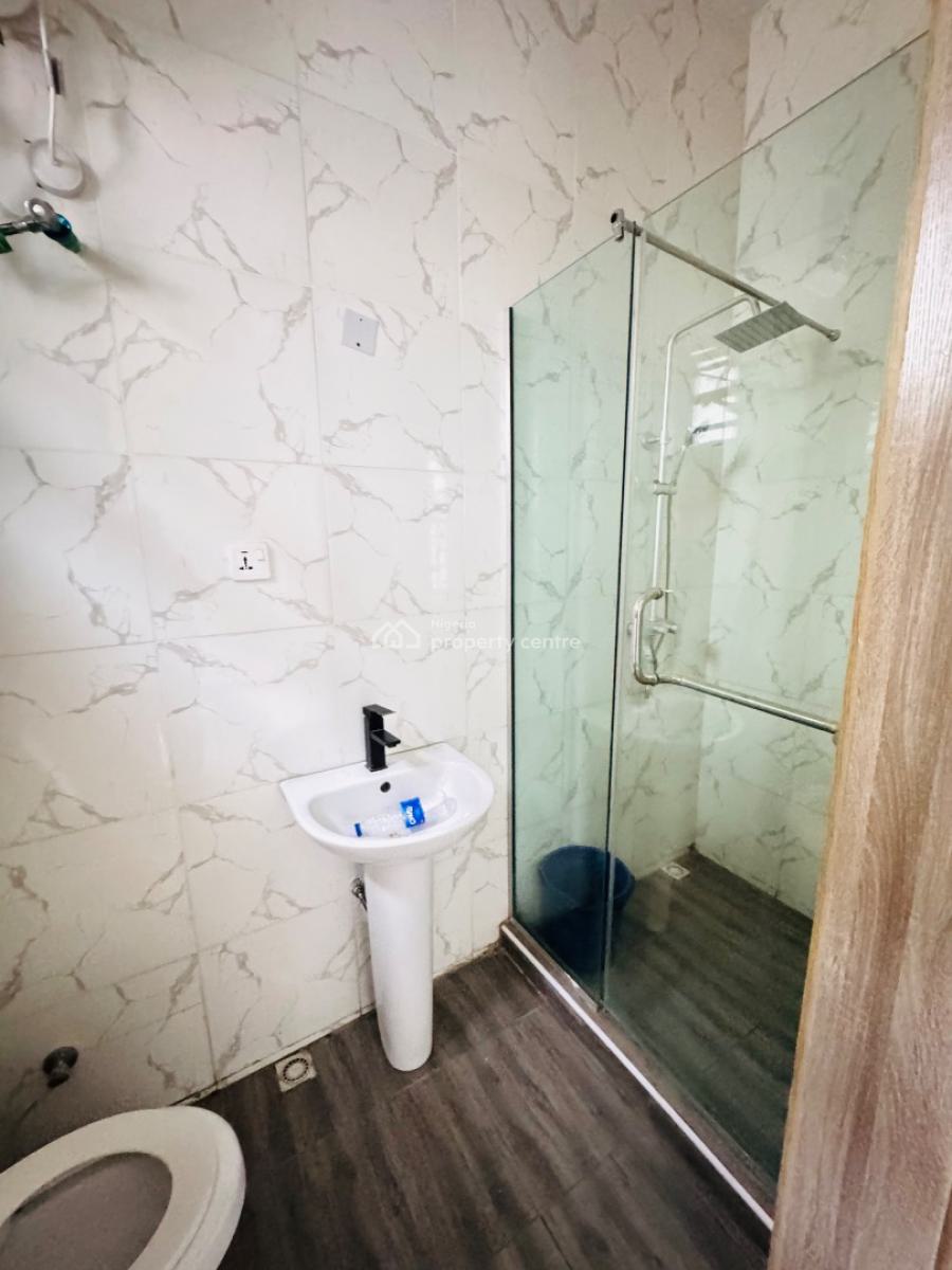 Super Distress  4 Bedroom Semi Detached Duplex with Bq, Vgc, Lekki, Lagos, Semi-detached Duplex for Sale