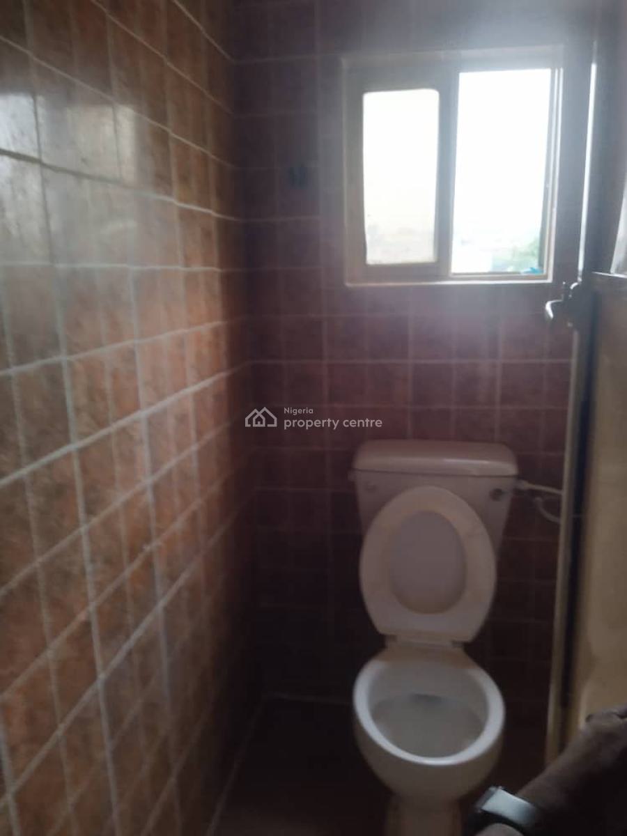 Nice Two Bedroom, Gra Phase 2, Magodo, Lagos, Flat / Apartment for Rent