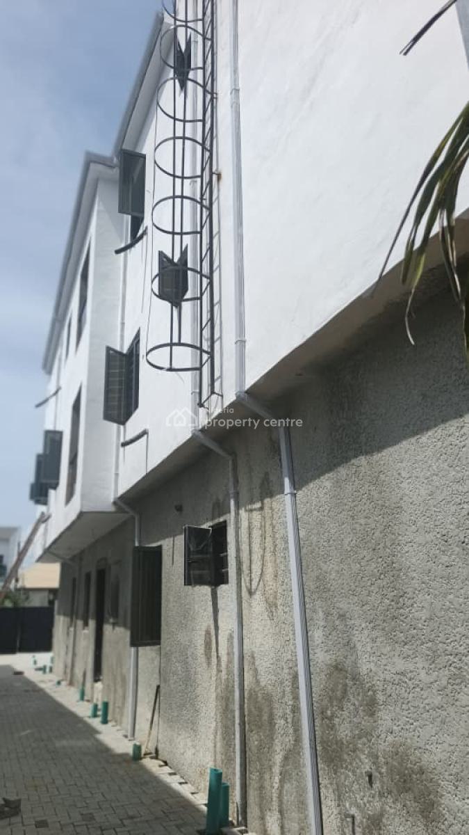 Modern Newly Built  2bedroom Flat at Ologolo, Lekki., Ologolo, Lekki, Lagos, Flat / Apartment for Rent