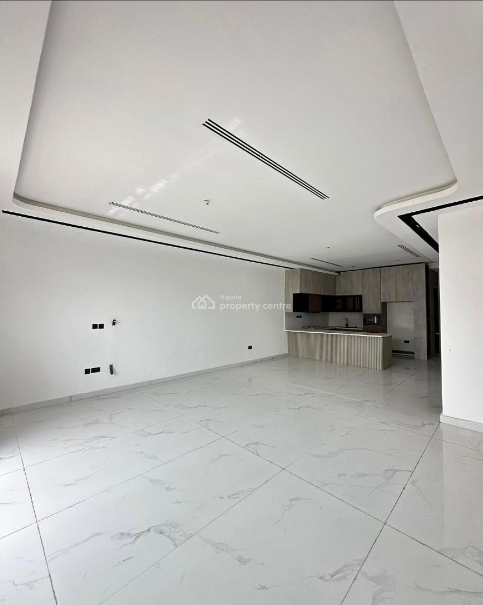 2 Bedroom Service and Spacious Apartment, Lekki Phase 1, Lekki, Lagos, Flat / Apartment for Sale