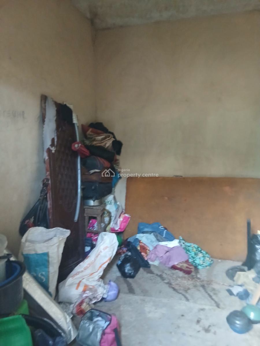 Nice New Shop, Yaba, Lagos, Shop for Rent