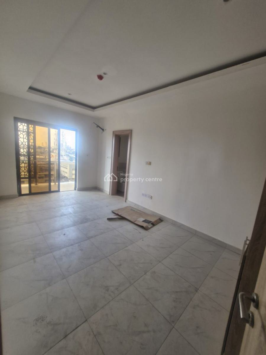 Exquisite 3 Bedroom Apartment with Bq, Lekki Phase 1, Lekki, Lagos, Flat / Apartment for Sale