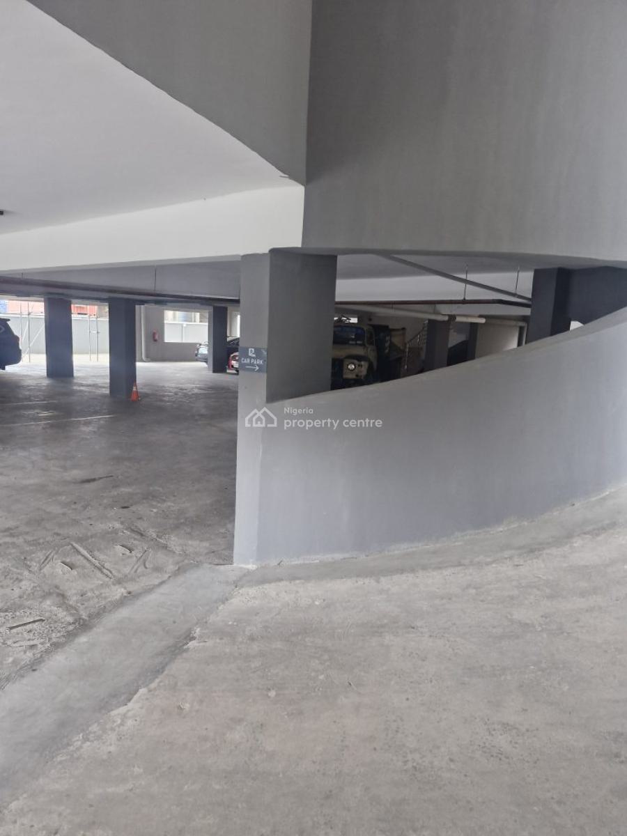 Exquisite 3 Bedroom Apartment with Bq, Lekki Phase 1, Lekki, Lagos, Flat / Apartment for Sale