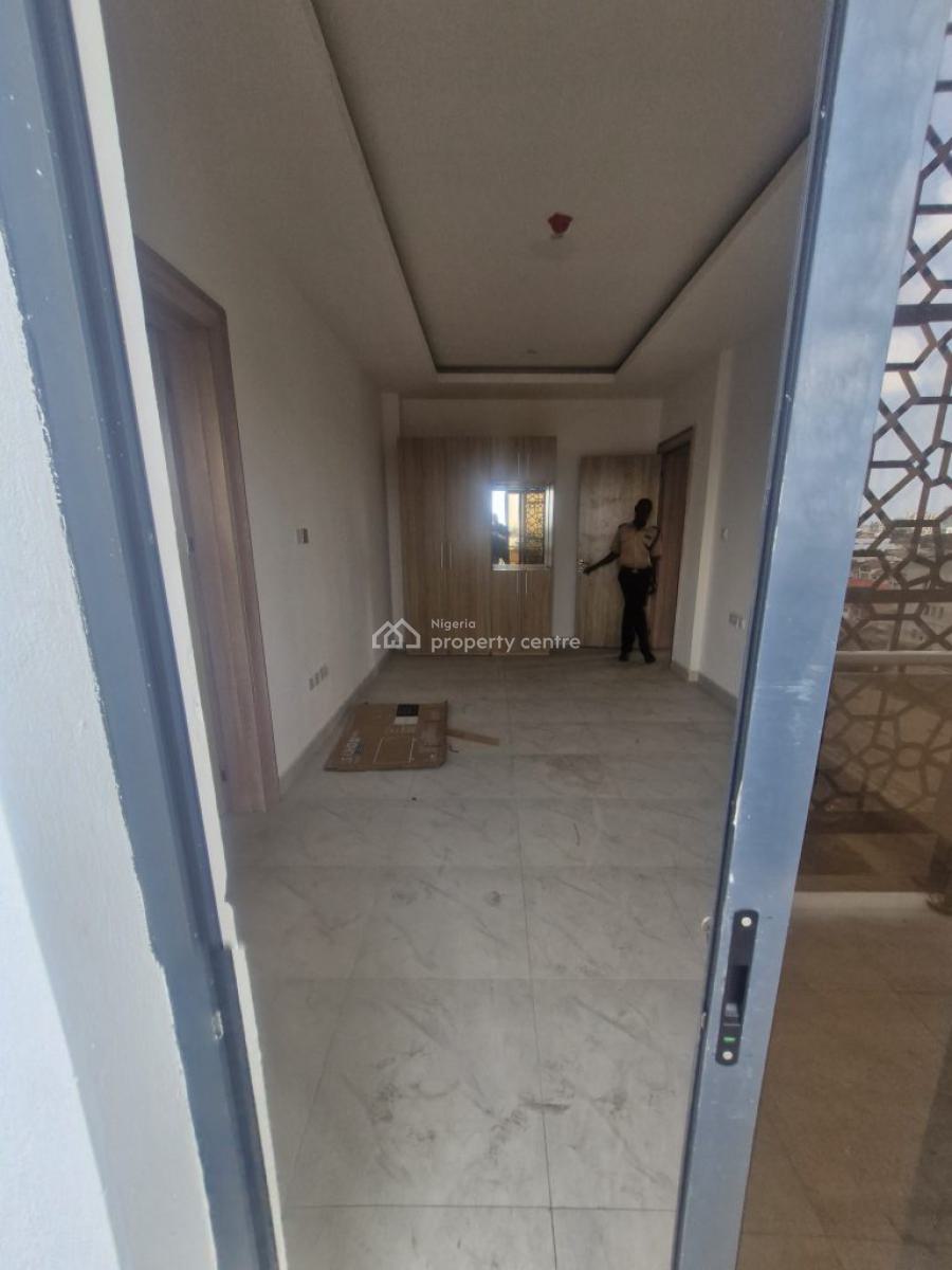 Exquisite 3 Bedroom Apartment with Bq, Lekki Phase 1, Lekki, Lagos, Flat / Apartment for Sale