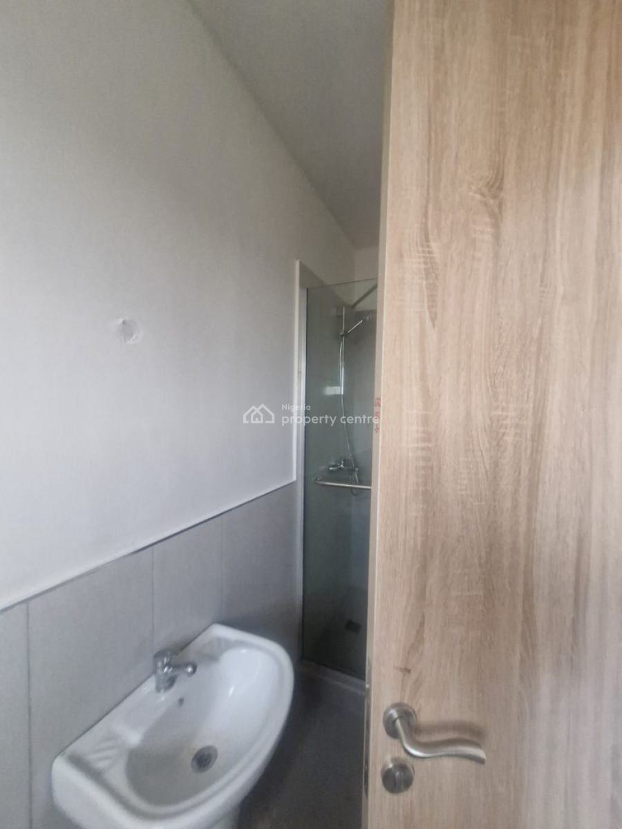 Exquisite 3 Bedroom Apartment with Bq, Lekki Phase 1, Lekki, Lagos, Flat / Apartment for Sale