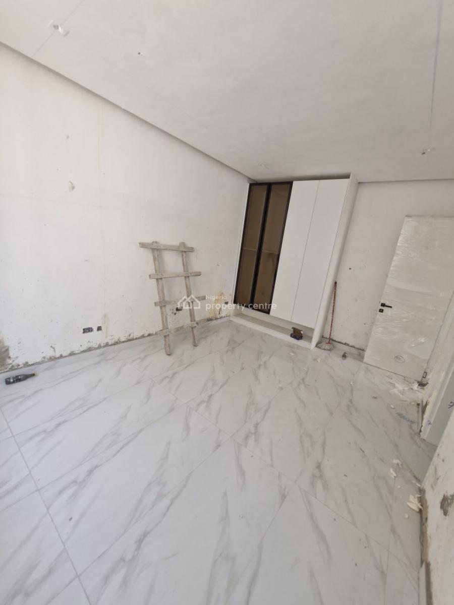 Luxurious 2 Bedroom Apartment with Pool, Lekki Phase 1, Lekki, Lagos, Flat / Apartment for Sale