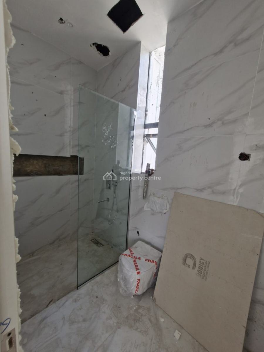 Luxurious 2 Bedroom Apartment with Pool, Lekki Phase 1, Lekki, Lagos, Flat / Apartment for Sale