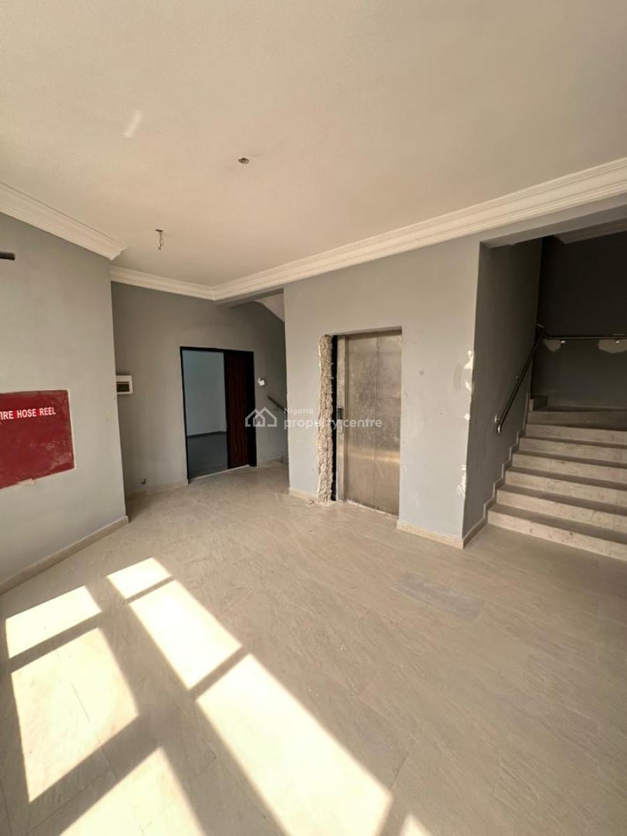 Exclusive 3 Bedroom Apartment, Lekki Phase 1, Lekki, Lagos, Flat / Apartment for Rent