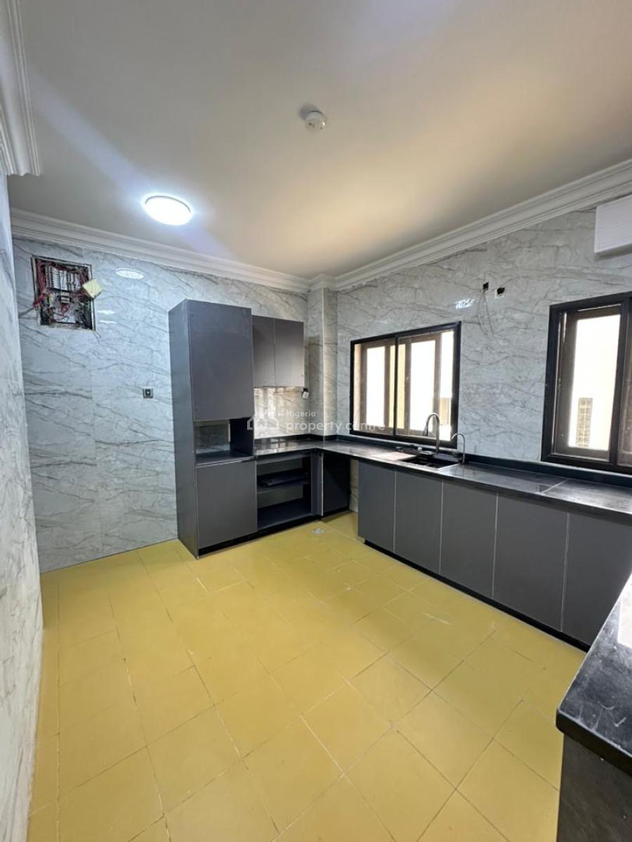 Exclusive 3 Bedroom Apartment, Lekki Phase 1, Lekki, Lagos, Flat / Apartment for Rent