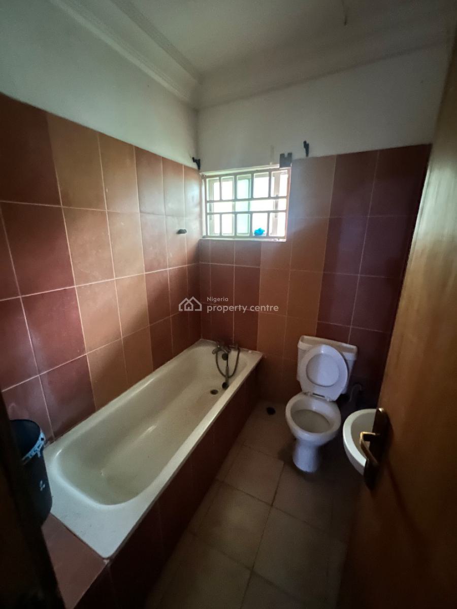 Spacious & Very Clean Commercial Property/office Space on a Major Road, Lekki Phase 1, Lekki, Lagos, Office Space for Rent