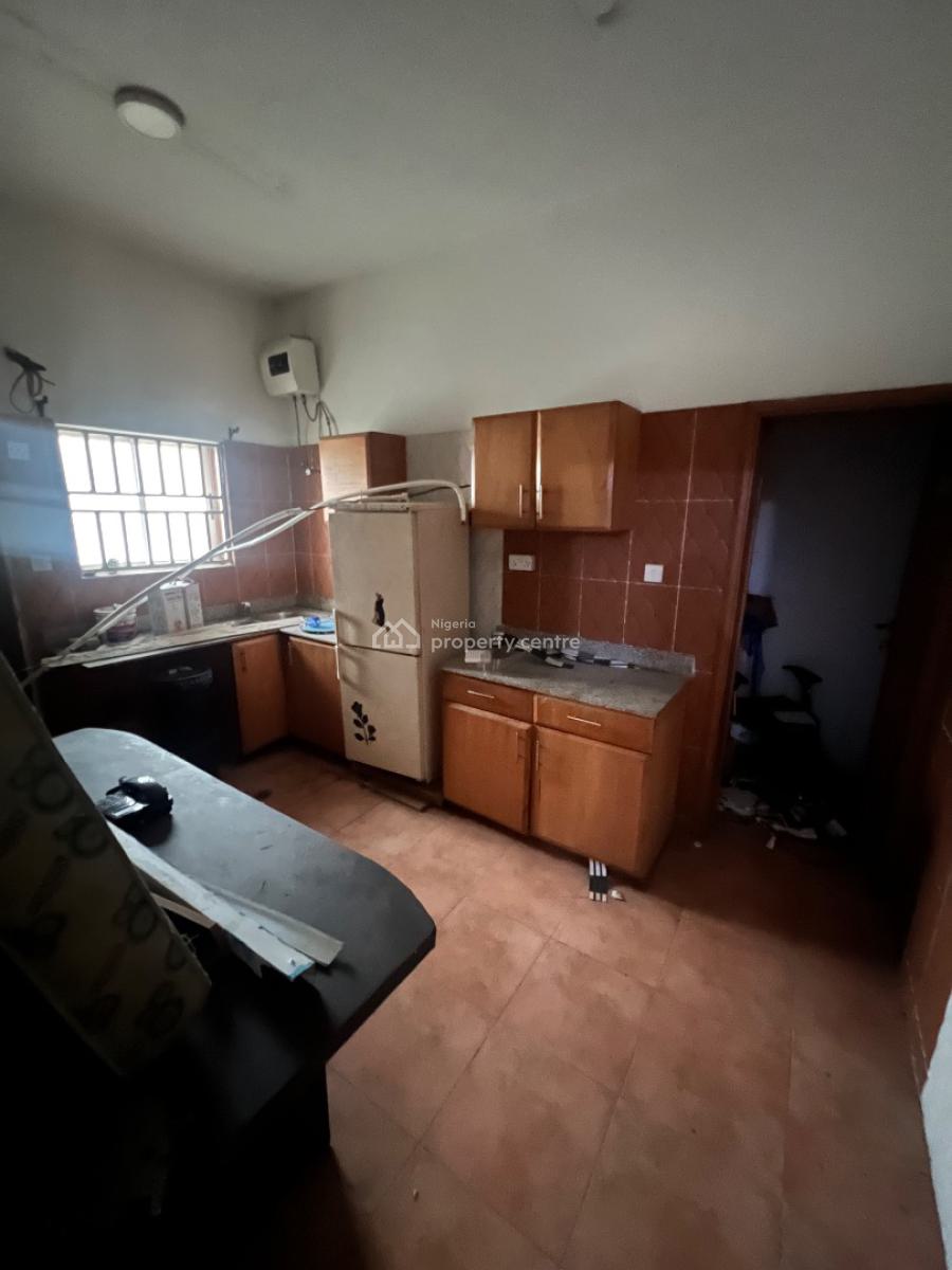 Spacious & Very Clean Commercial Property/office Space on a Major Road, Lekki Phase 1, Lekki, Lagos, Office Space for Rent