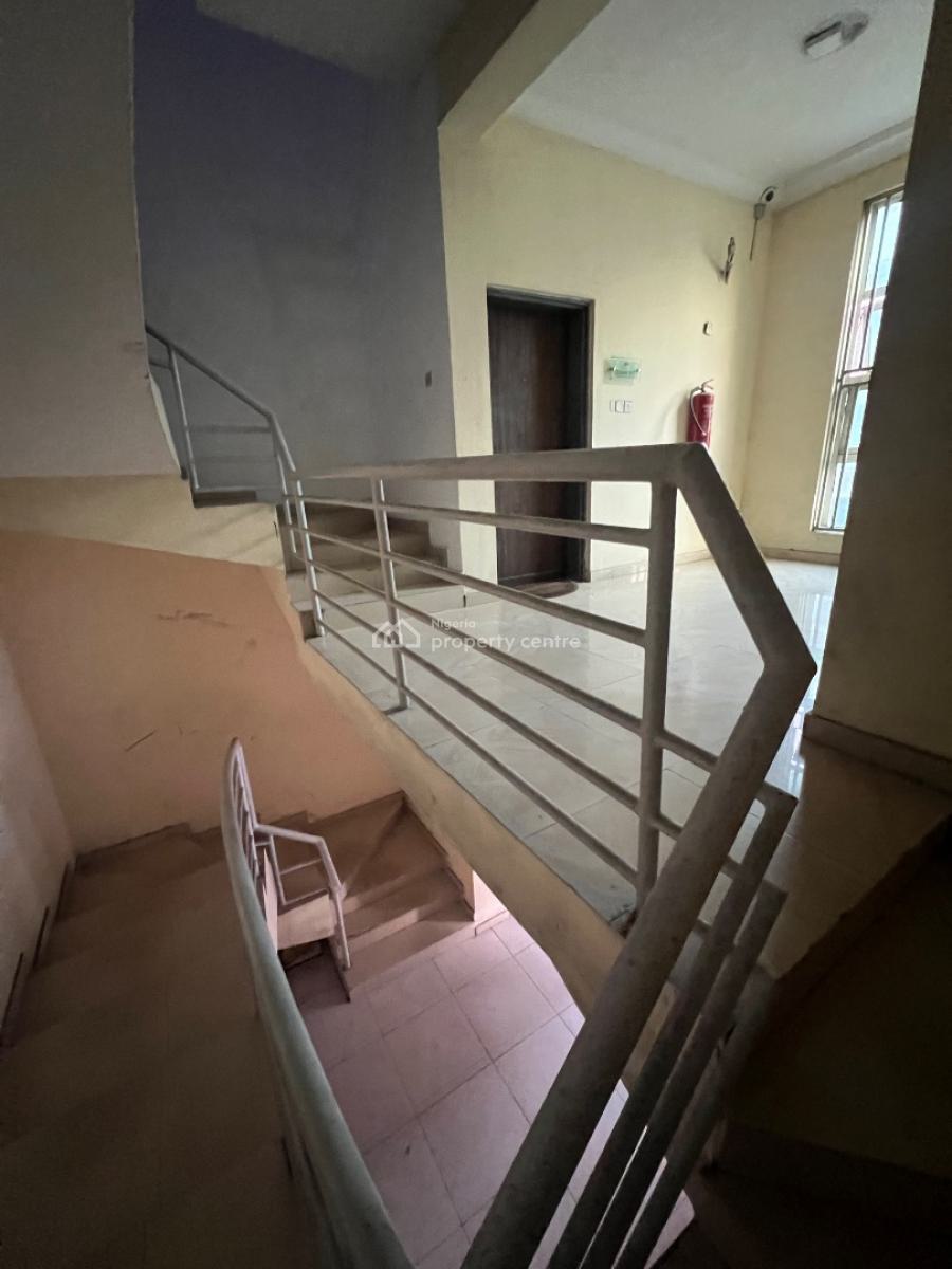 Spacious & Very Clean Commercial Property/office Space on a Major Road, Lekki Phase 1, Lekki, Lagos, Office Space for Rent