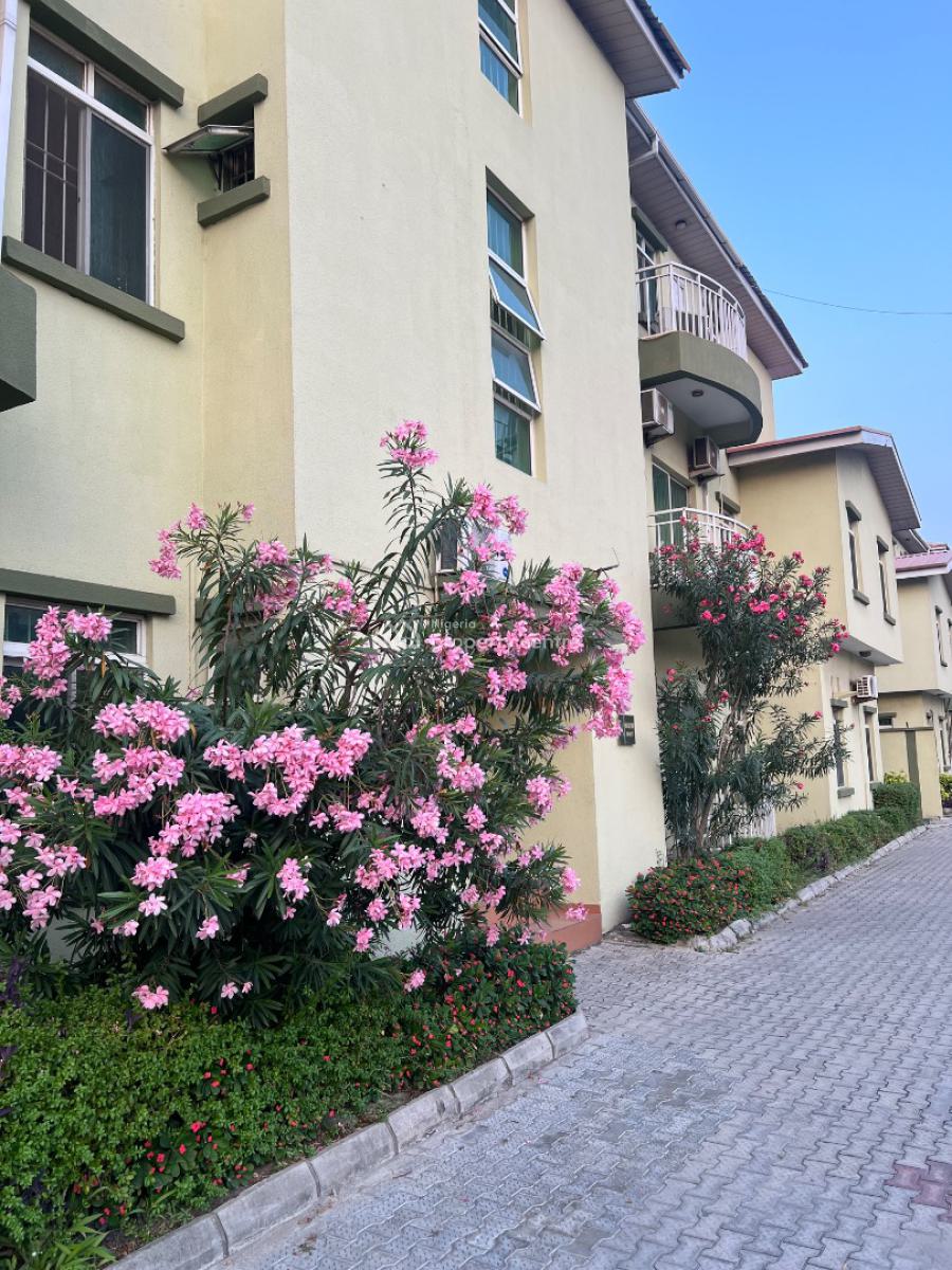 Spacious & Very Clean Commercial Property/office Space on a Major Road, Lekki Phase 1, Lekki, Lagos, Office Space for Rent