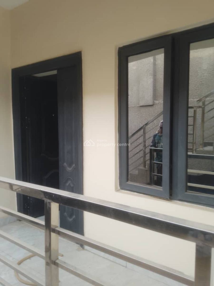 Sharp 2 Bedroom Apartment, Federal Housing Authority Axis, Guzape District, Abuja, Flat / Apartment for Rent