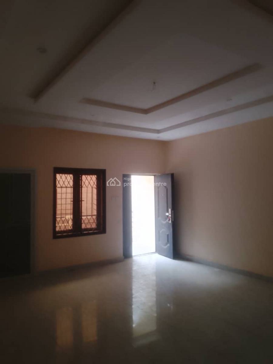 Sharp 2 Bedroom Apartment, Federal Housing Authority Axis, Guzape District, Abuja, Flat / Apartment for Rent