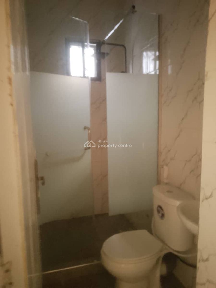 Sharp 2 Bedroom Apartment, Federal Housing Authority Axis, Guzape District, Abuja, Flat / Apartment for Rent