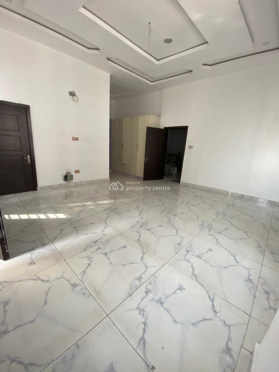 Expansive Master Bedroom, Orchid Road, Lekki, Lagos, House for Rent
