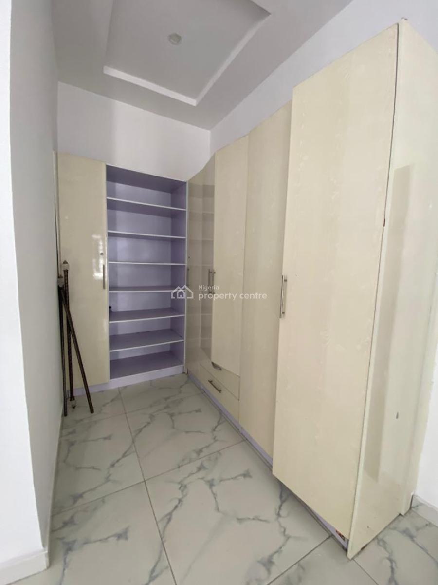 Expansive Master Bedroom, Orchid Road, Lekki, Lagos, House for Rent