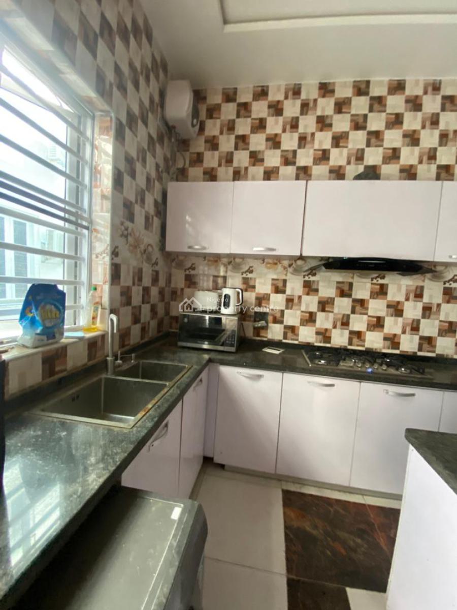 Expansive Master Bedroom, Orchid Road, Lekki, Lagos, House for Rent