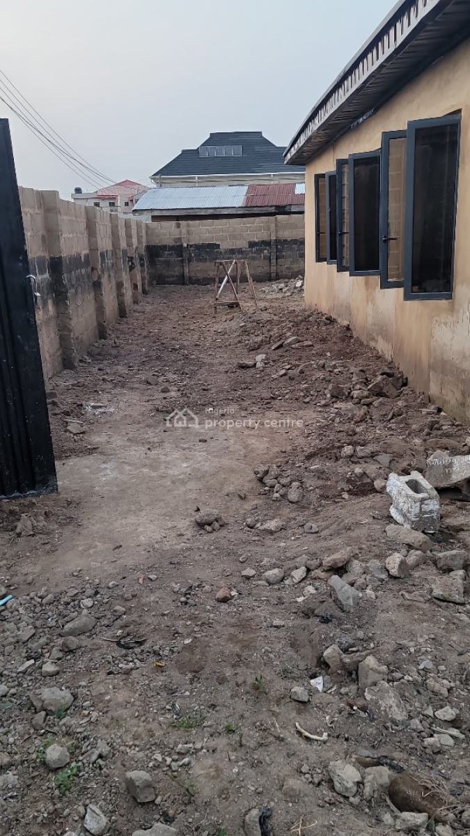 a Self Compound Mini Warehouse/storage, Ibadan, Oyo, Warehouse for Rent