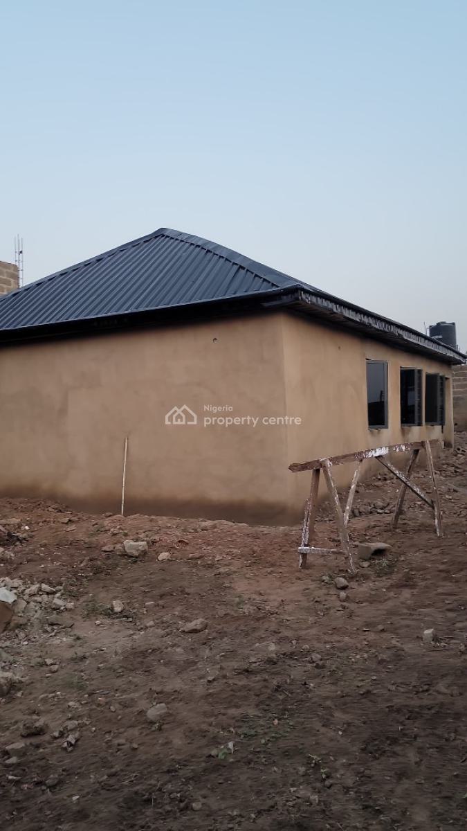 a Self Compound Mini Warehouse/storage, Ibadan, Oyo, Warehouse for Rent