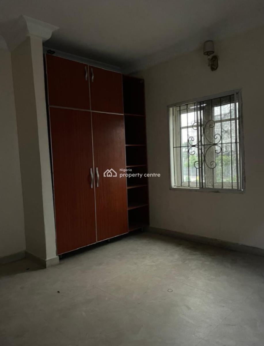Clean 3 Bedroom Flat Upstairs, Chevy View Estate, Lekki, Lagos, Flat / Apartment for Rent