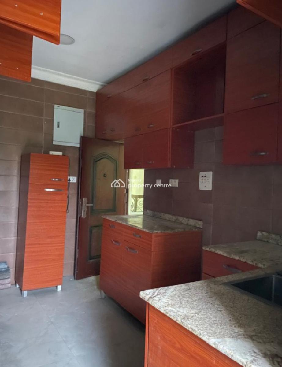 Clean 3 Bedroom Flat Upstairs, Chevy View Estate, Lekki, Lagos, Flat / Apartment for Rent