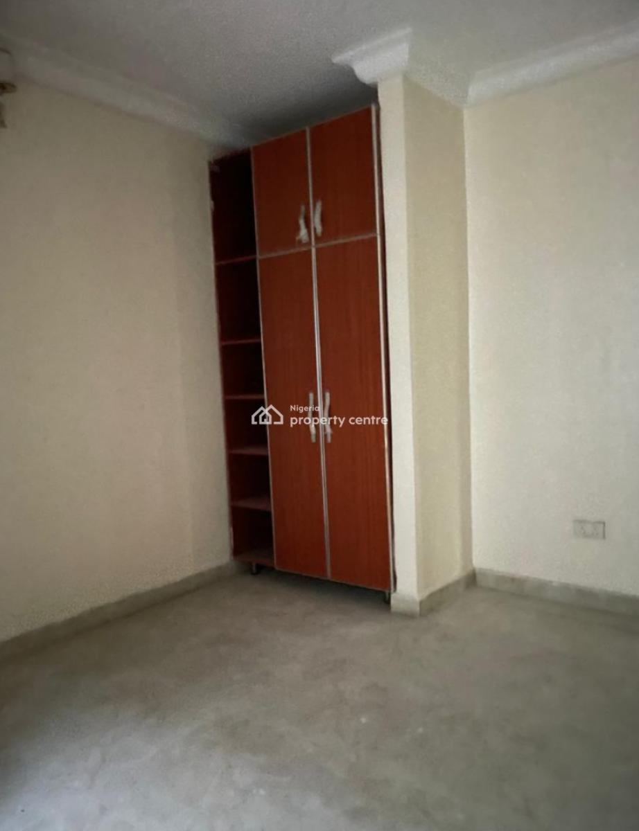 Clean 3 Bedroom Flat Upstairs, Chevy View Estate, Lekki, Lagos, Flat / Apartment for Rent