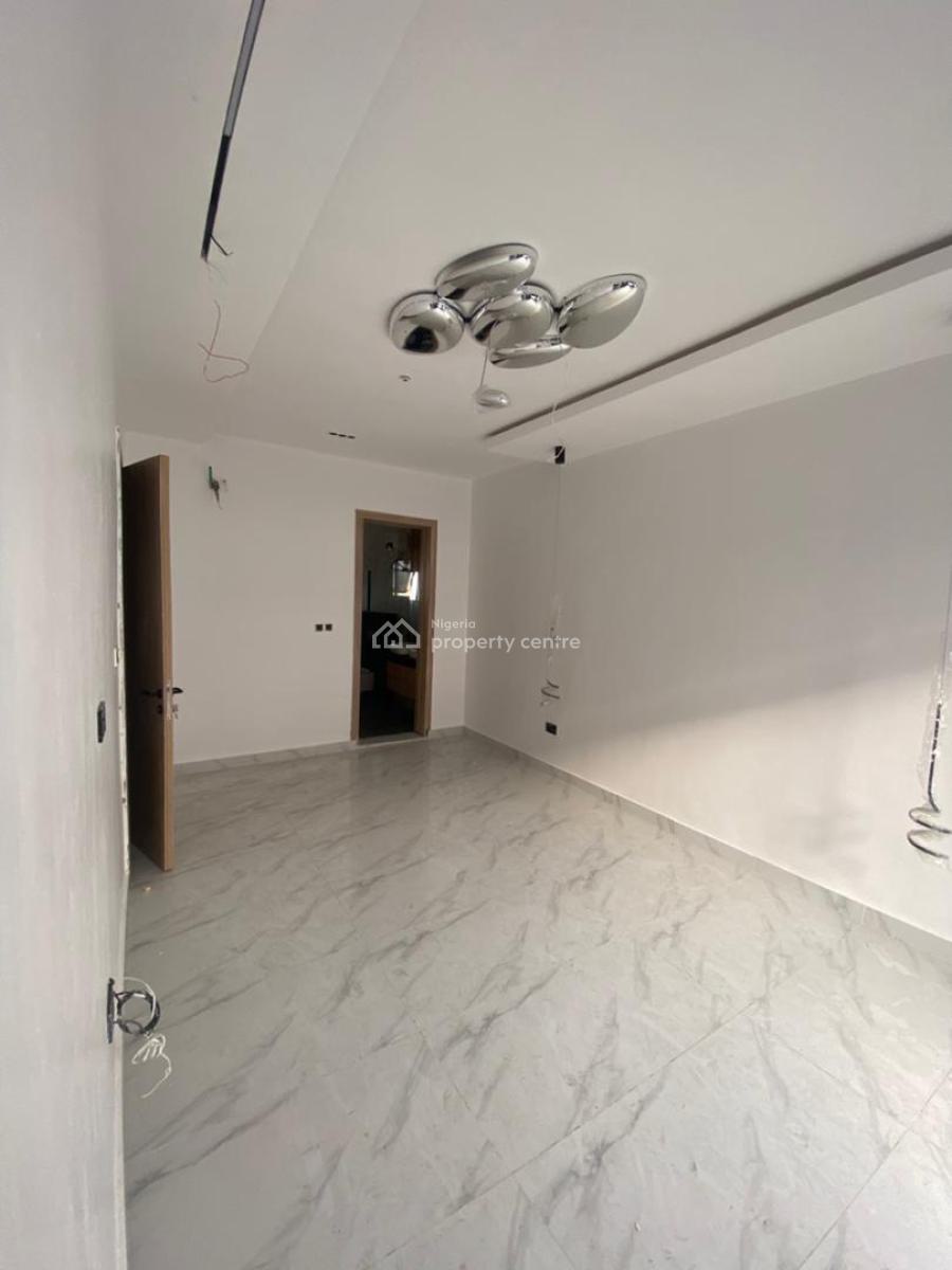 a Fully Serviced 4 Bedroom Terrace Duplex with a Bq Available, Lekki Phase 1, Lekki, Lagos, Terraced Duplex for Rent