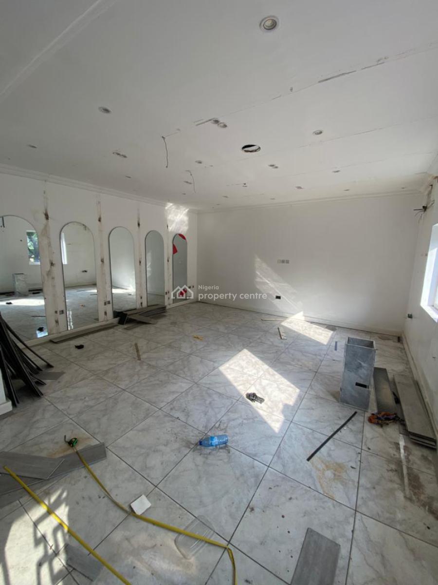 Office Space on a Major Busy Road, Lekki Phase 1, Lekki, Lagos, Office Space for Rent