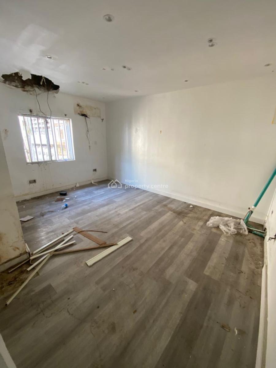 Office Space on a Major Busy Road, Lekki Phase 1, Lekki, Lagos, Office Space for Rent